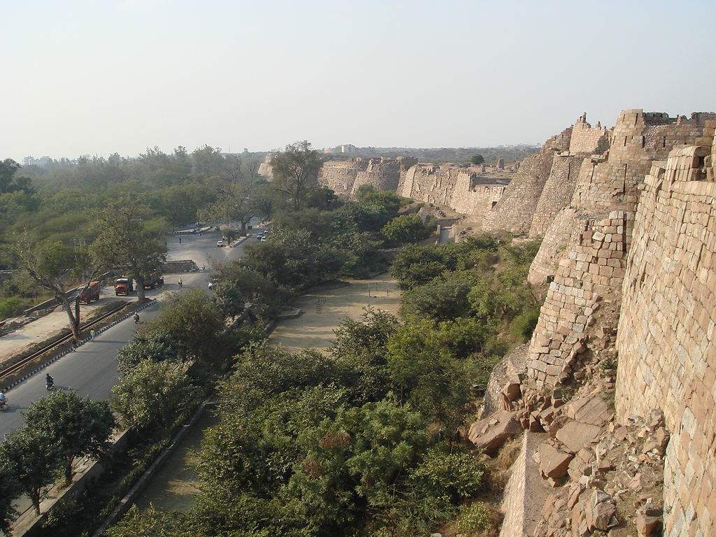 Tughlaqabad-fort.jpg