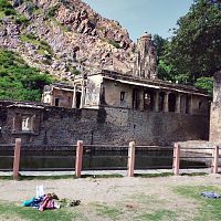 Someshwar temple water pool Bhangarh