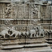 Dwarkadheesh Temple Sculptures - Image Credit @ Wikipedia