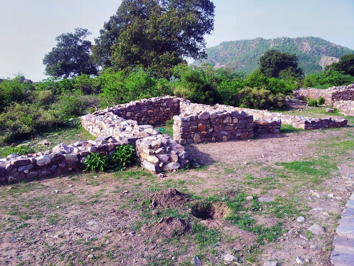 Bhangard fort ruins
