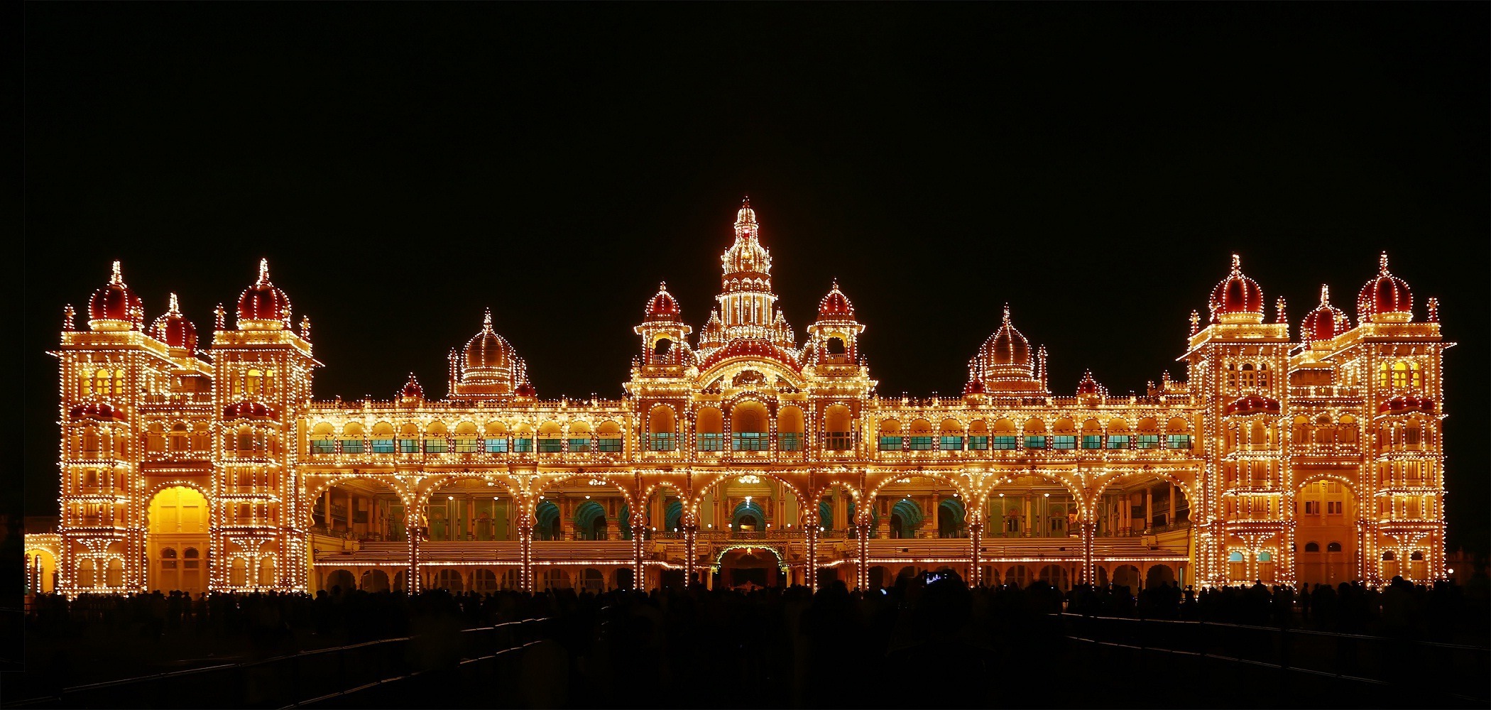 Illuminated Mysore Palace - Copyright @ Wikipedia